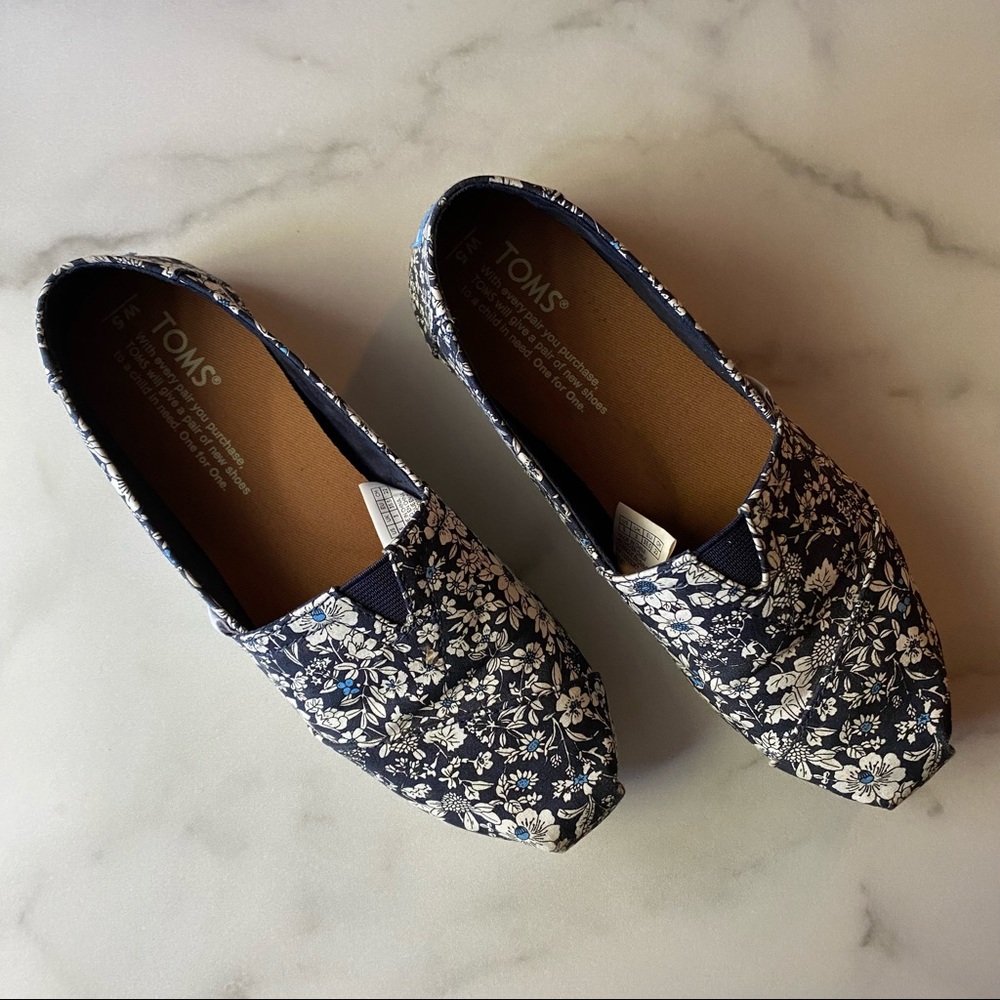 Floral Toms.